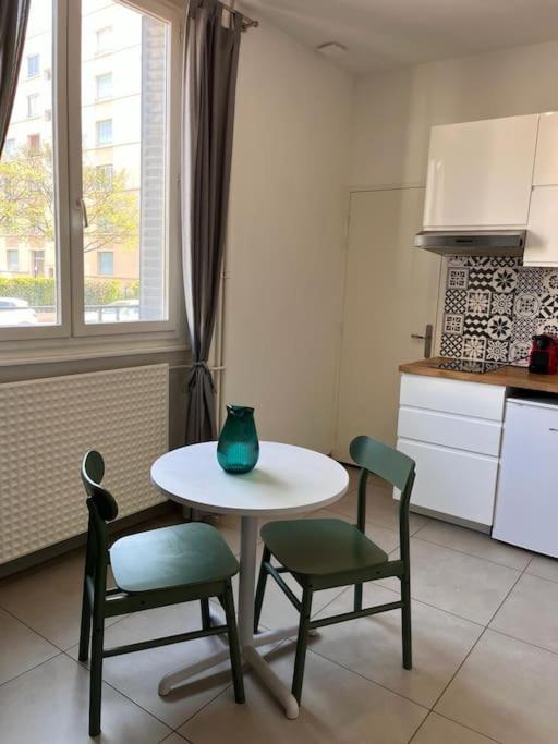 Le Pressense Apartamento Vénissieux Exterior foto