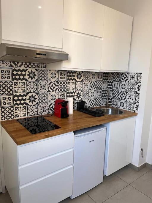 Le Pressense Apartamento Vénissieux Exterior foto